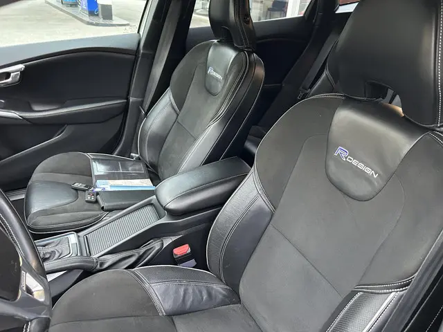 Volvo V40 2.5 T5 Summum 2013 Benzine 15