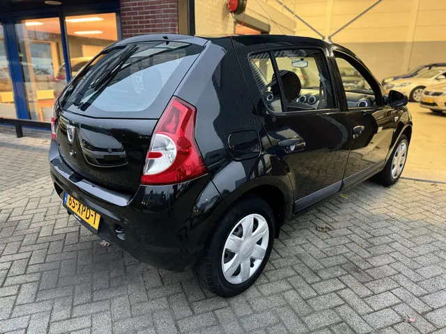 Dacia Sandero 1.2 Aniversare 2012 Benzine 6