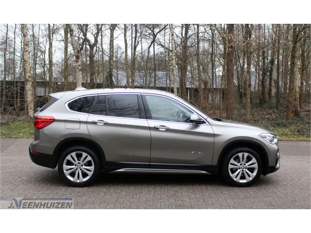 BMW X1 sDrive18i Centennial High Executive 2017 Benzine 8