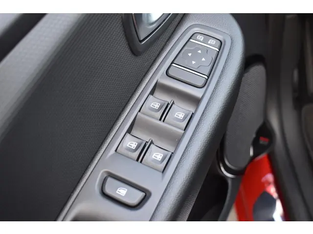 Renault Clio TCe 90 Limited 2018 Benzine 25