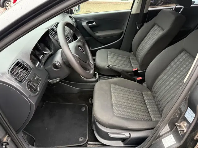 Volkswagen Polo 1.0 Comfortline 2017 Benzine 8