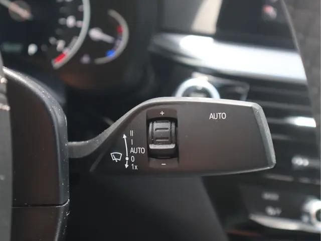 BMW 5 Serie 520i Executive 2018 Benzine 46