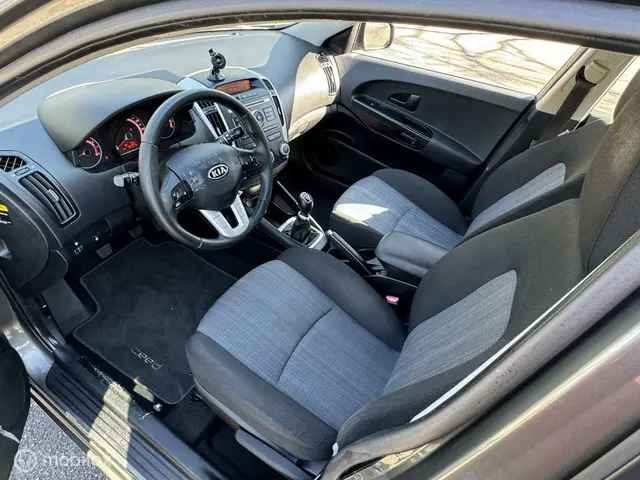 Kia cee'd Sporty Wagon 1.4 CVVT Comfort Pack 2012 Benzine 15