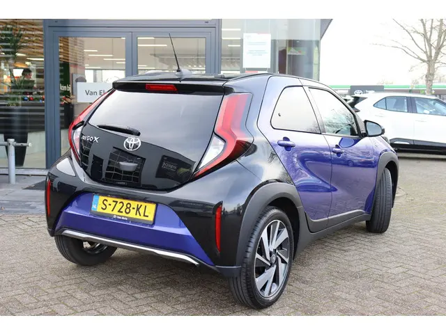 Toyota Aygo X 1.0 VVT-i MT Envy 2023 Benzine 11