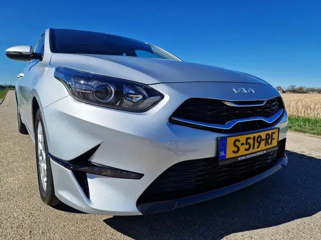Kia Ceed 1.0 T-GDi !! 6000 km !! 2022 Benzine 9