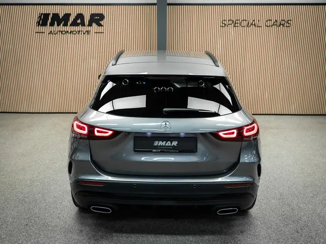 Mercedes-Benz GLA 200 AMG Line 2023 Benzine 12