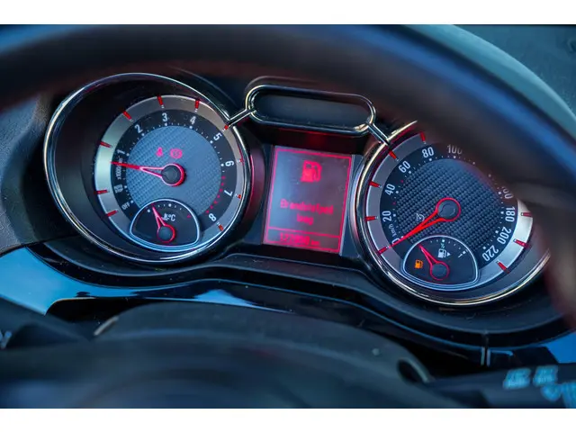 Opel ADAM 1.0 Turbo Rocks 2015 Benzine 18