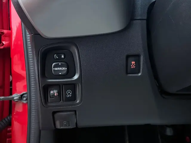 Toyota Aygo 1.0 VVT-i x-play/SIDE BARS 2015 Benzine 29