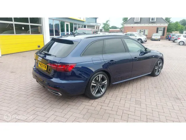 Audi A4 Avant 35 TFSI S edition 2022 Benzine 3