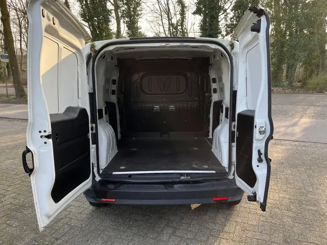 Fiat Doblò Cargo 1.3 MJ L1H1 Actual 2015 Diesel 6