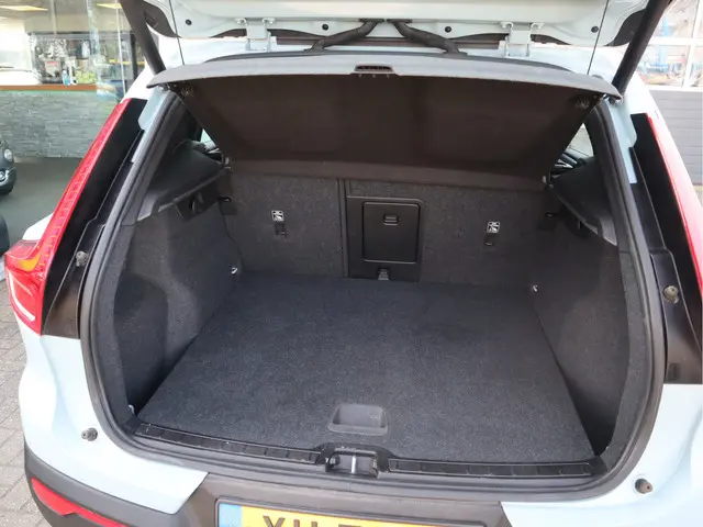 Volvo XC40 1.5 T3 Momentum 2019 Benzine 17