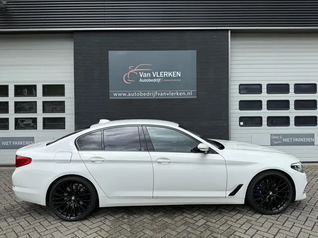 BMW 5 Serie 530i High Executive 2019 Benzine 7