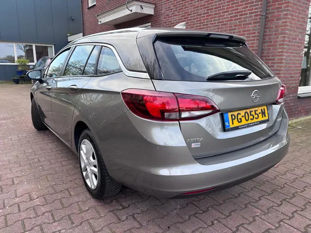Opel Astra 2
