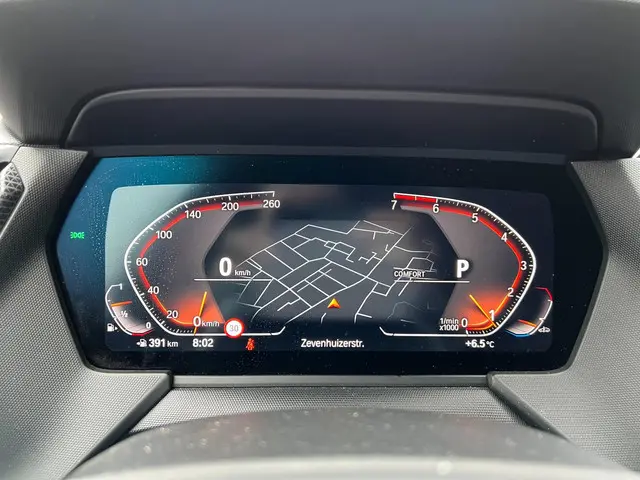 BMW 1 Serie 118i Executive Edition 2020 Benzine 17