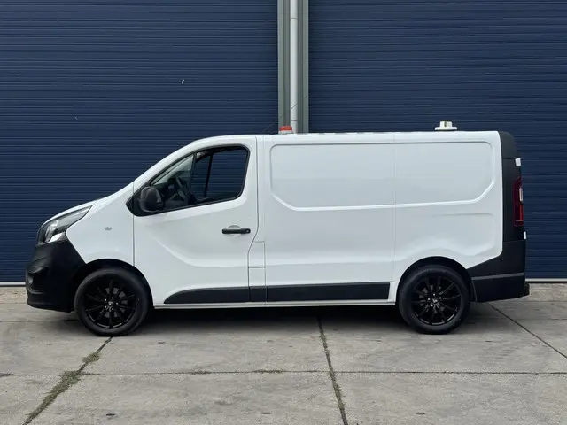 Opel Vivaro 2