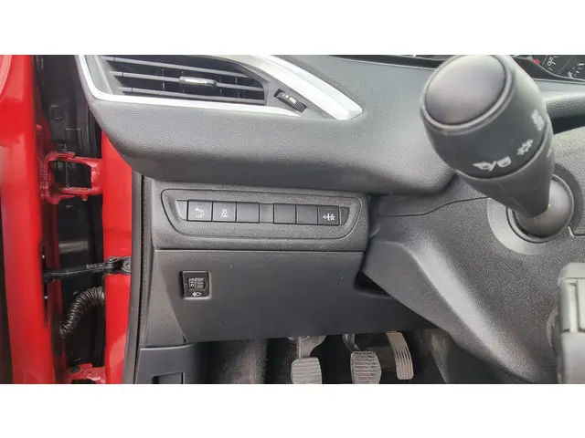 Peugeot 208 1.2 VTi Allure 2014 Benzine 13