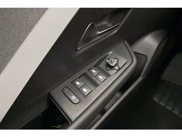 Opel Astra 1.2 Turbo Business Edition 2025 Benzine 17