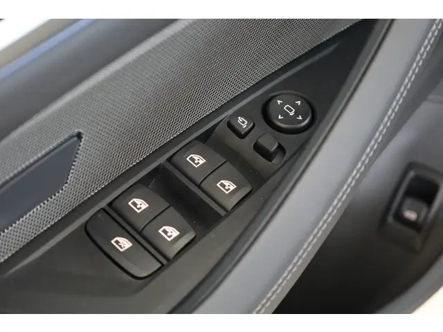 BMW i4 eDrive35 2025 Elektrisch 23