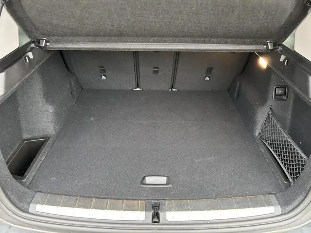 BMW X1 sDrive20i Business Edition Plus 2021 Benzine 8