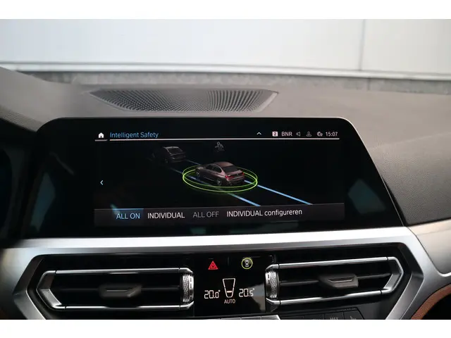 BMW 3 Serie 320e M-Sport 2022 Hybride Benzine 43