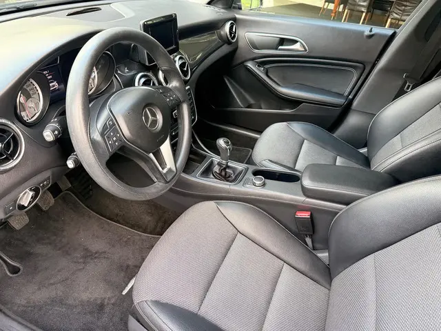Mercedes-Benz CLA 180 Ambition 2013 Benzine 4