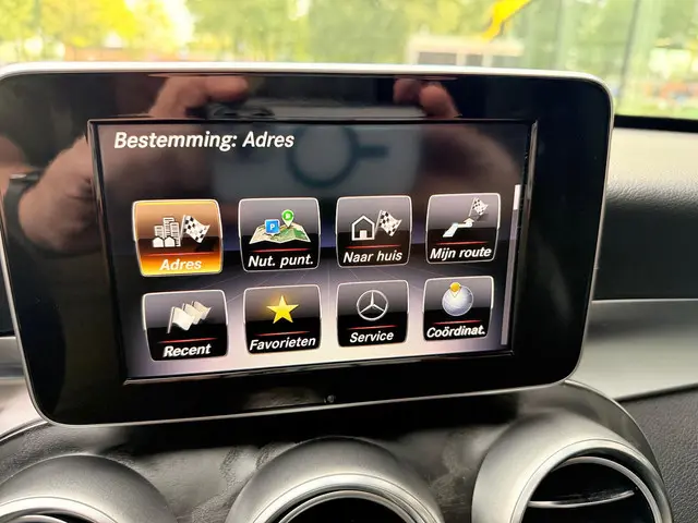 Mercedes-Benz C-Klasse 180 Premium Plus 2017 Benzine 9