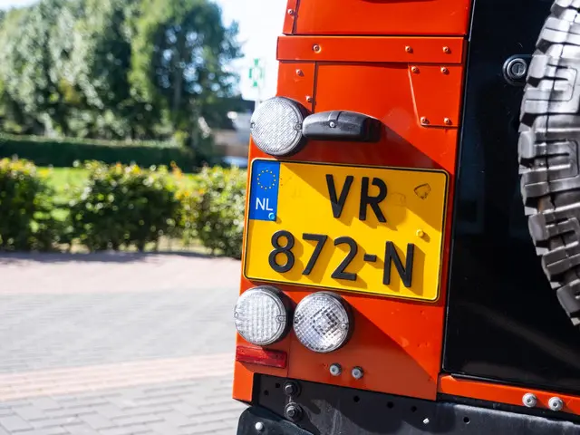 Land Rover Defender 2.2 D SW 90" XTech 2015 Diesel 32