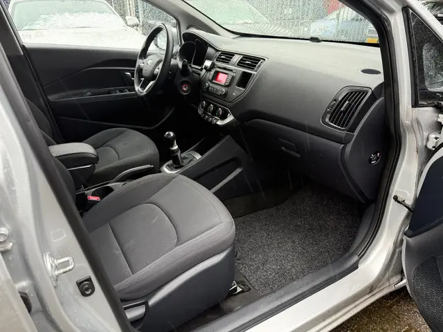 Kia Rio 1.2 CVVT Comfort Pack, APK 08/26 2013 Benzine 14