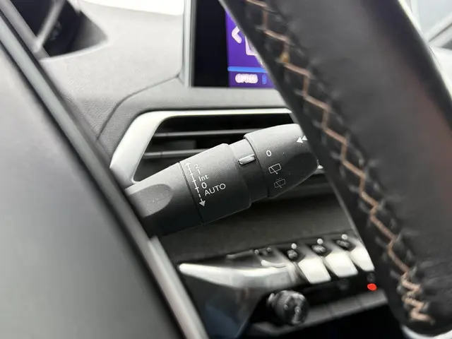 Peugeot 3008 1.2 PureTech GT Line 2017 Benzine 37