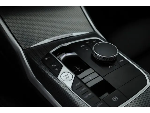 BMW 3 Serie Touring 330e M Sport 2022 Hybride Benzine 7