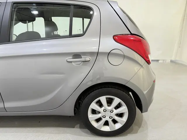 Hyundai i20 I-20 HB 1.2i i-Deal Airco NAP 2014 Benzine 10