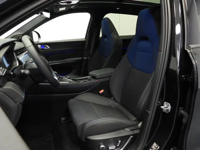 Lynk & Co 01 1.5 PHEV BlackLine 2023 Hybride Benzine 29