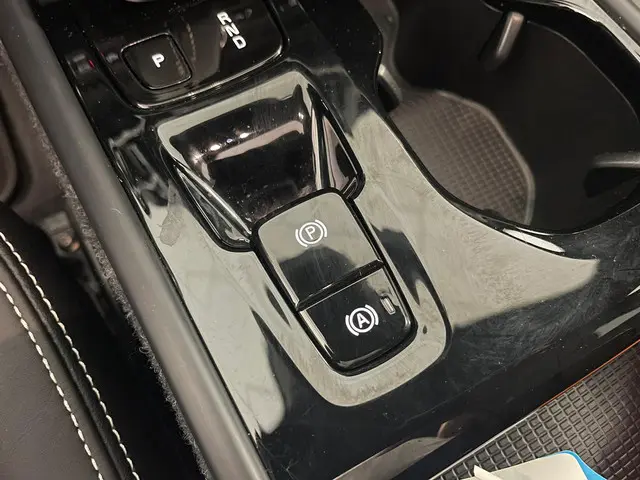 Volvo XC40 1.5 T4 Recharge R-Design 2022 Hybride Benzine 25