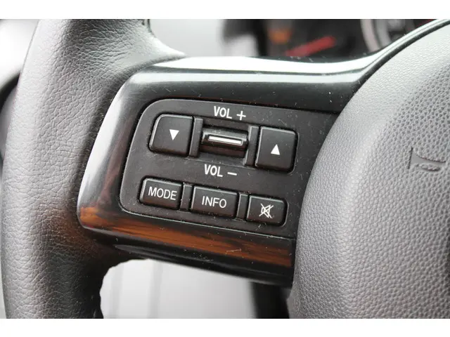 Mazda 2 1.3 Silver Edition 2014 Benzine 17