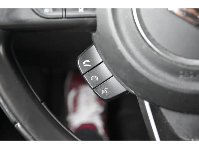 Suzuki Swift 1.0 Automaat Stijl-NLse auto 2020 Benzine 12