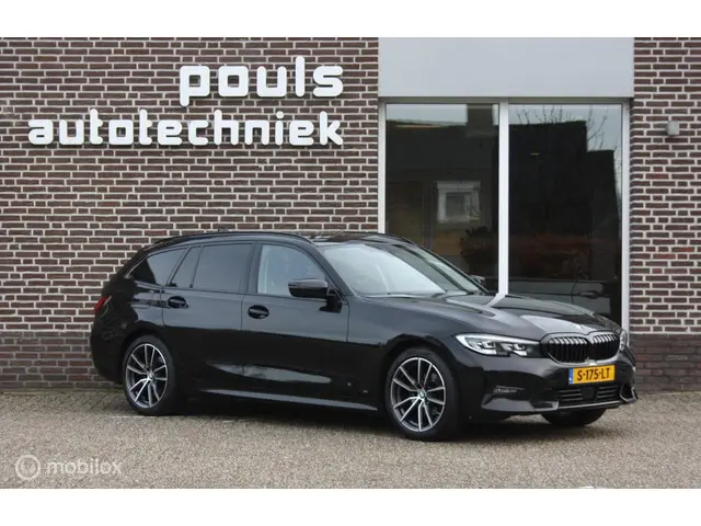 BMW 3 Serie Touring 318i 2.0 Sportstoelen 2021 Benzine