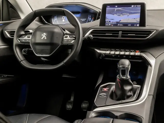 Peugeot 3008 1.2 PureTech Premium GT Sport 2018 Benzine 7