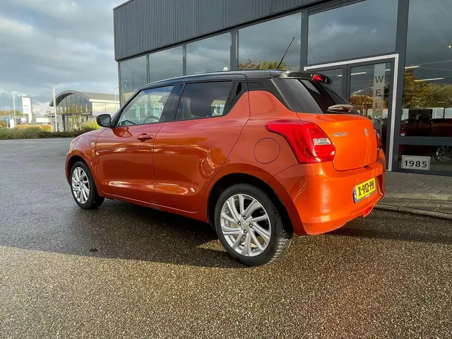 Suzuki Swift 1.2 Select Smart Hybrid 2024 Benzine 6