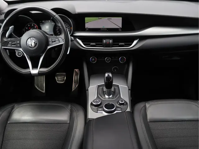 Alfa Romeo Stelvio 3