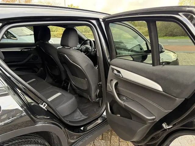 BMW X2 sDrive18i High Executive 2019 Benzine 21