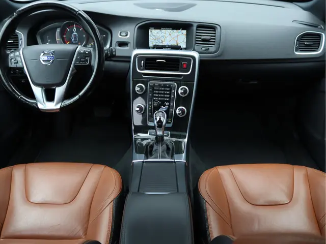 Volvo V60 2.4 D6 AWD Plug-In Hybrid 2015 Hybride Diesel 3