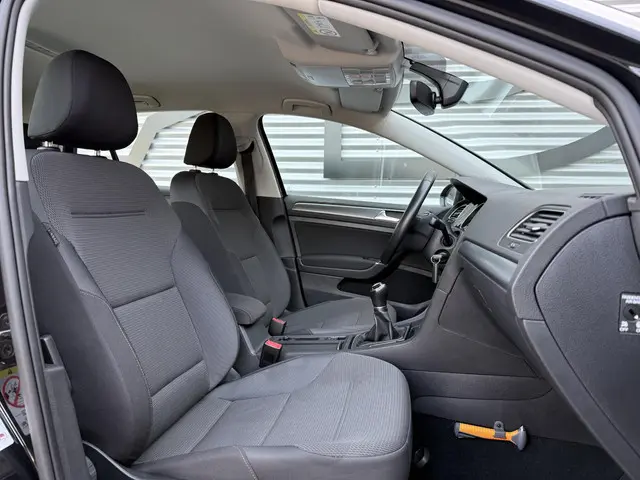 Volkswagen Golf 1.5 TSI Comfortline 2018 Benzine 13