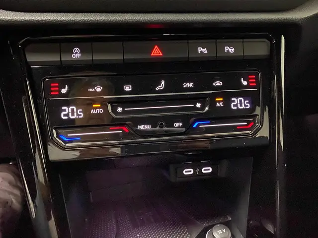 Volkswagen T-Roc 1.5 TSI R-Line 2025 Benzine 24