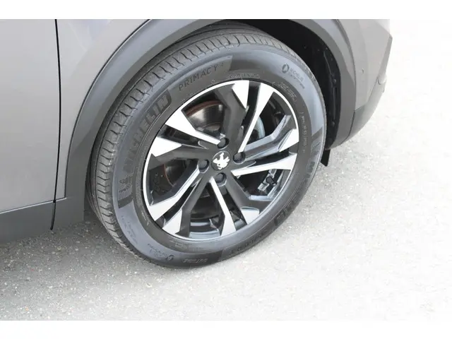Peugeot 2008 1.2 PureTech GT-Line 2020 Benzine 6