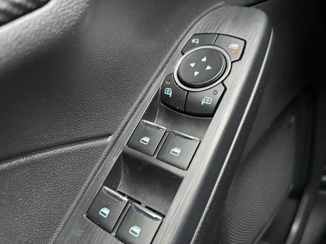 Ford Kuga 2.5 PHEV ST-Line X 2025 Hybride Benzine 22