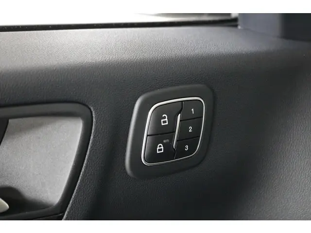 Ford Kuga 2.5 PHEV Vignale 2024 Hybride Benzine 37