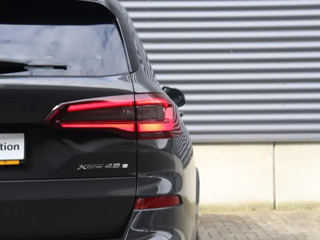 BMW X5 xDrive45e 2022 Hybride Benzine 42