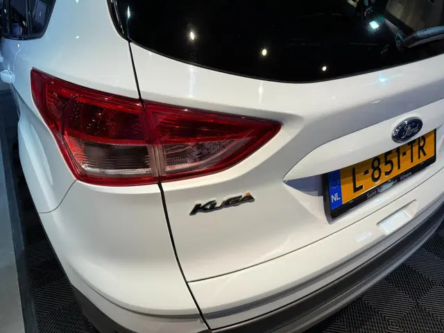 Ford Kuga | 1.5 Titanium | 2016 Benzine 27