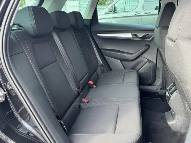 Škoda Karoq 1.0 TSI STYLE BUSINESS 2019 Benzine 12