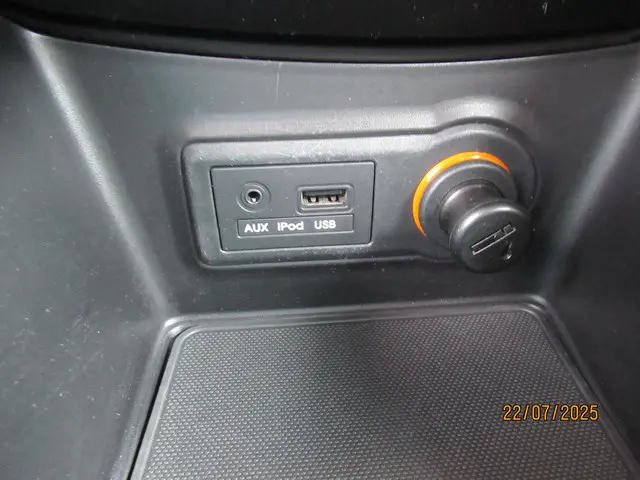 Kia Venga 1.6 CVVT ExecutiveLine 2013 Benzine 21